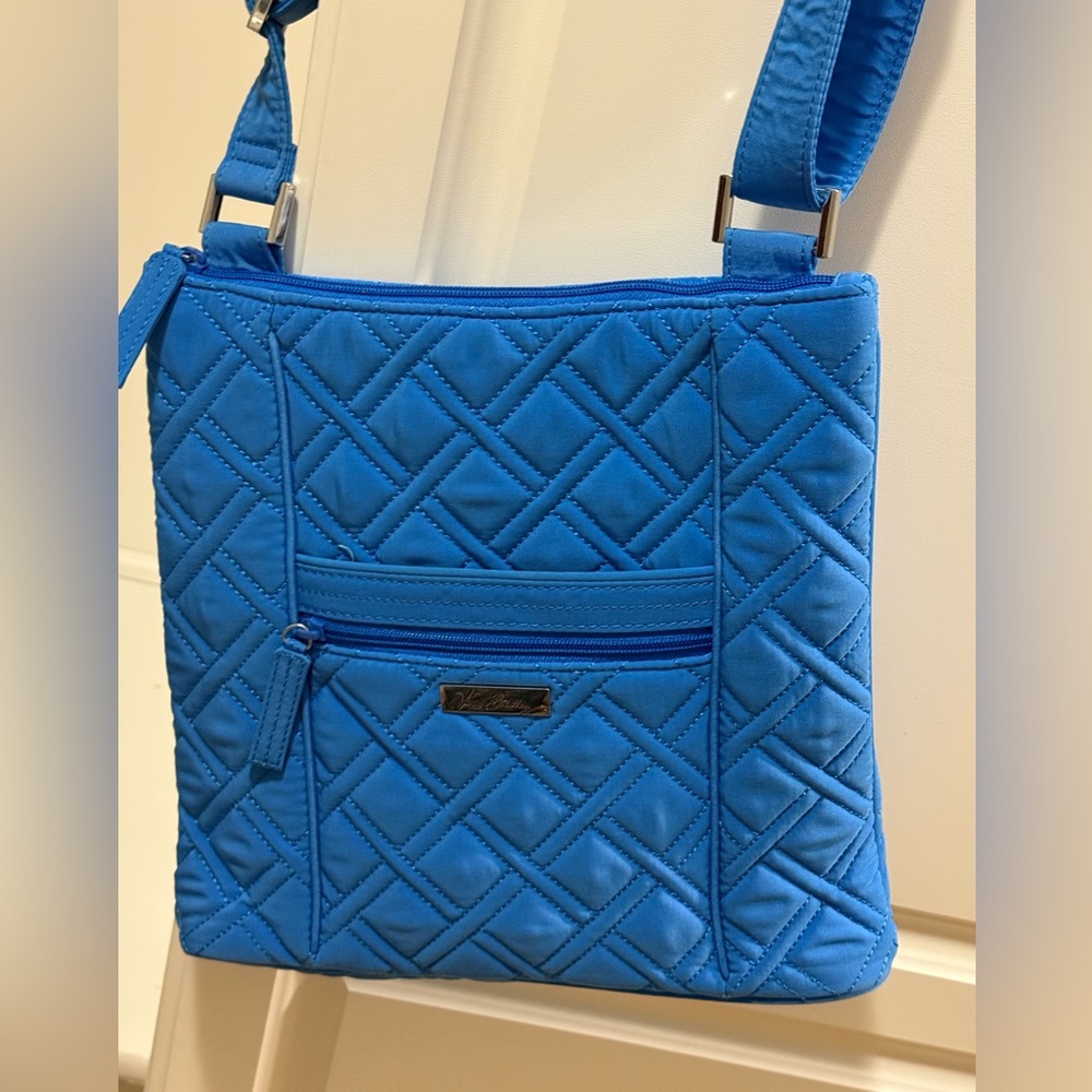 Vera Bradley Vibrant Costal Blue Quilted Crossbody Bag with Green/blue interior.